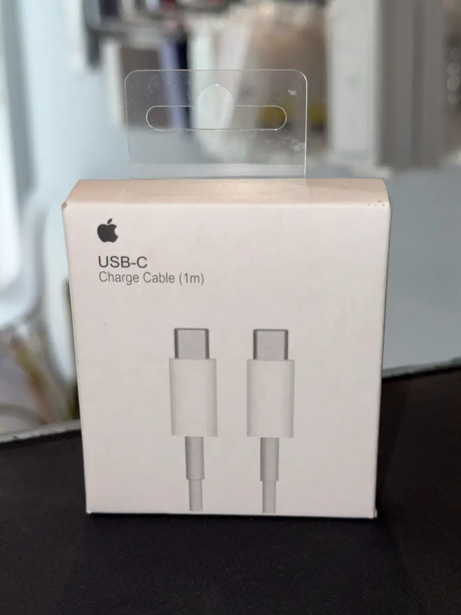 Cable USB-C a USB-C 1m · Compatible con iPhone
