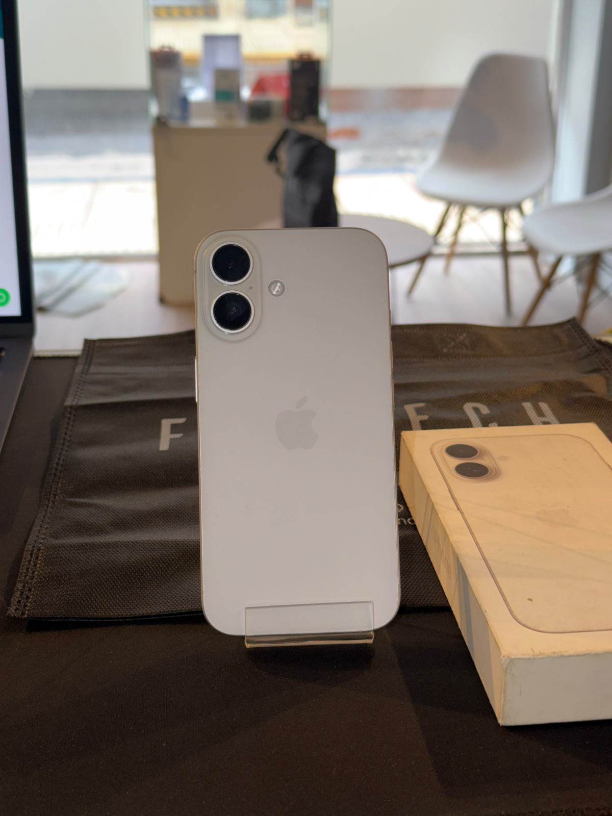 iPhone 16 128GB — miniatura 2